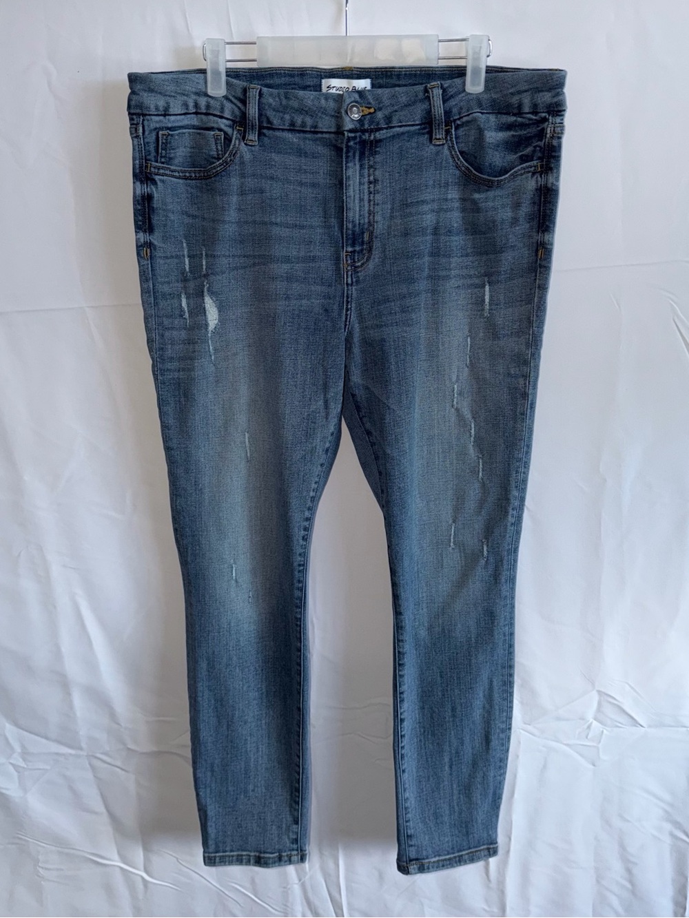 Studio Skinny Jeans in Faded Blue Wash